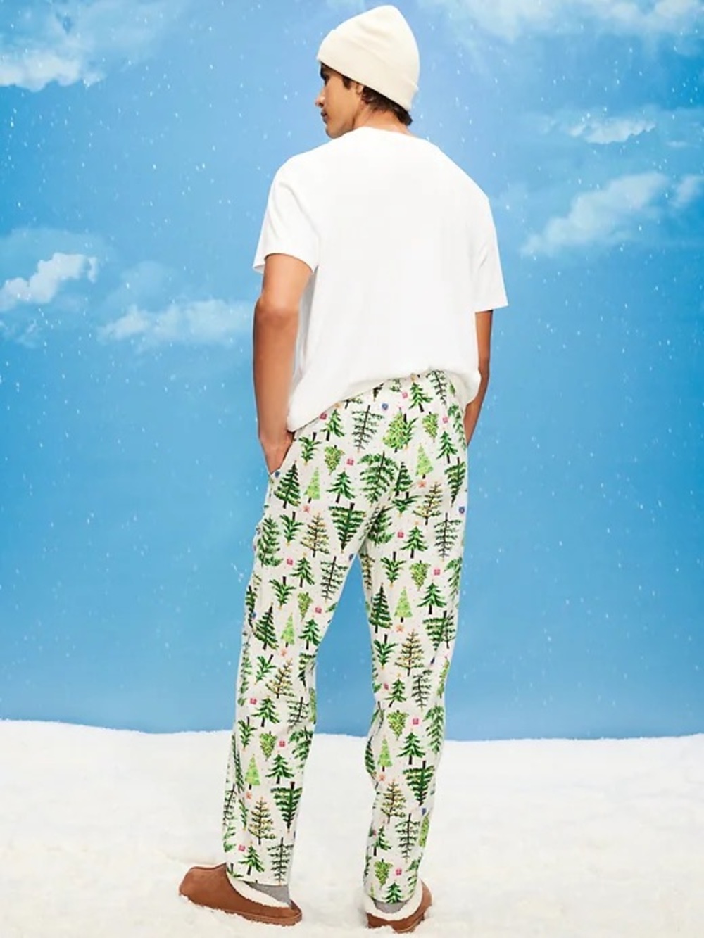 Old Navy Green & White Holiday Tree Print Sweatpants